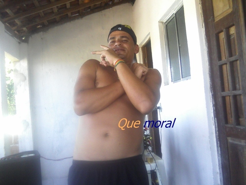 sou pai amado pelos filhos e que tenho o meu por eles dois sou bem legal com todos que estão ao meu redor