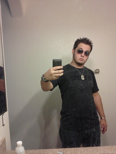 What's Up Twitter I'm a single guy in Las Vegas