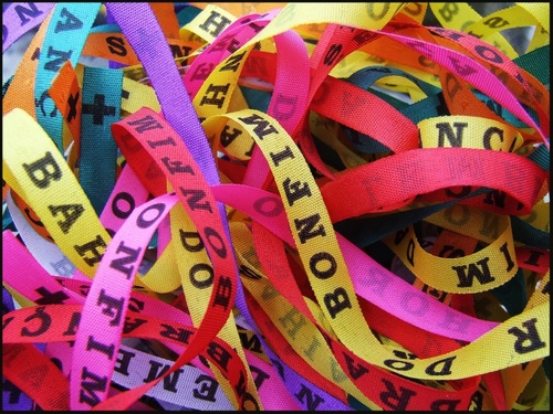 trabalhamos com todos tipos de fitas personalizadas para todas ocasião