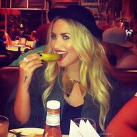 Angela Lovato - @DemiIdol Twitter Profile Photo