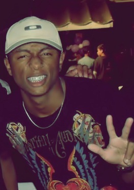 SOU HUMILDE ,SINCERO &  VERDADEIRO , AMOO DII CORAÇÃO (TODOS) OS AMIGOS E AMIGAS  . . , qué me conhecer mais '? SIGA-ME