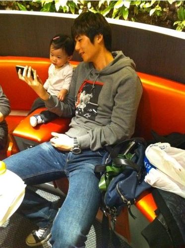 sunhhee34's profile picture. 