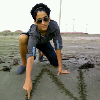 fsh23's profile picture. Professional procrastinator  with a side of random creativity 🎨. Slightly obsessed with cats 🐱.