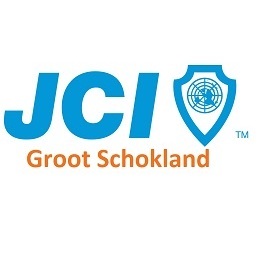 Wij zijn JCI Groot Schokland, voorheen Junior Kamer, een netwerk voor ondernemende mensen tot 40 jaar.
