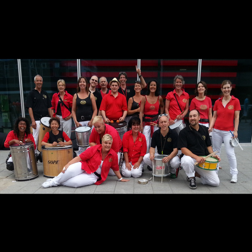 Samba band uit Rotterdam. Voor een spetterend optreden!