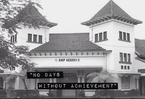 SMPN5Bandung's profile picture. SMP Negeri 5 Bandung didirikan pada tahun 1920 oleh Pemerintah Belanda, dengan nama MULO yang artinya pendidikan lebih lanjut dari pendidikan dasar.