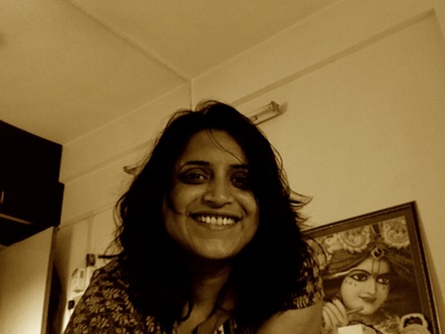 Prosthodontist, Yoga Trainer, Art of Living Faculty. Cranio sacral therapist,Intuitive cook :) Singer, Love Retro Bollywood. Meditator ,Sea lover