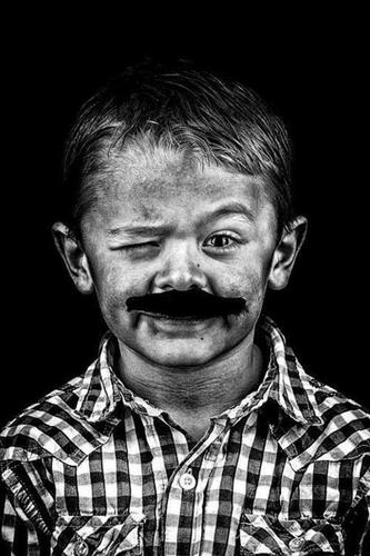 #مسلم_مصري_إخوانجي
لي مبدأ ولي نظرهـ ,, وتحكمني قنآعآتي ,, مُغرد بكل الاتجاهات ، ليس بيني وبين الخطوط الحمراء اي قرابة ..