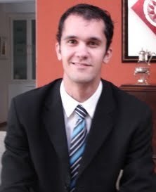 MAURICIO VIEGAS MEDEIROS
ACADÊMICO DE FARMÁCIA (obs: meu curriculo, perfil de orkut, email esta anexado no blog)
