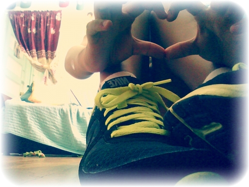 DisCorona's profile picture. Follow Me I Follow Back