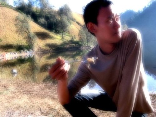 simpLe. Traveller to nowhere. Love music, movie, photo, travelling, backpacking, mbelakrak, ngofee (nge-coffee), ng-gaming