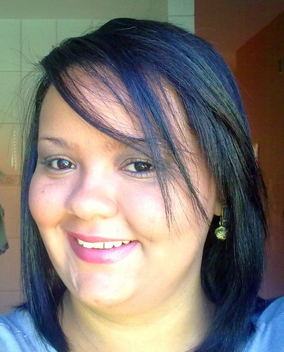 haisllyn's profile picture. Deus... nunca perturba a alegria dos seus filhos se não for para lhes preparar uma mais certa e maior...