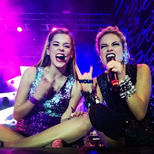 Só pararei de te amar quando minha existencia já não tiver mais sentido, viver sem vooç é como viver sem ar, vooç é minha expiração @Lua_Blanco Te Amo ♥