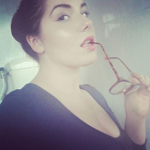 Actrice/singer/makeupartist/fianceoffarukozturkendeez