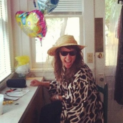 LauraHadaway's profile picture. I hugged Rainn Wilson. #lauralyfe