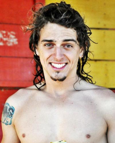 Com minhas lindas baquetas faço o som que deixa muita gente feliz, minha banda @BANDANORMS NoRmS tem um objetivo deixar todos alegres curtindo o melhor ROCK