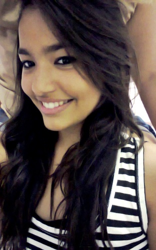 Sou uma menina timida e amo meus amigos e familiares, amo minha prima @vitoriiagiovana