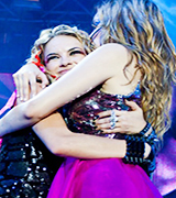 ❥. ∞ ∿ » eu simplismente amo , ee para elas eu nao tenho palavras .....  LuPhia ♥ @Lua_Blanco && * @Sophiaabrahão amovocês perfeitas s22 Siince : 10/07/12