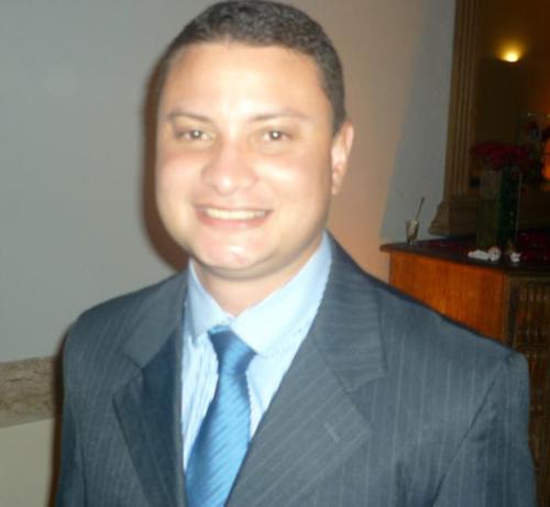 Analista de Sistemas - Ênfase em desenvolvimento de software .::. Pensamentos e ações positivas te tornam mais humano. 
https://t.co/0SfdFrfcht