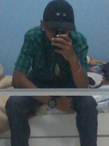 15, São paulino , Engraçado, Preguiçoso , sempre na moda , boy , Apaixonado por ela ! Agora só basta seguir (: http://t.co/1qkAHRphsl