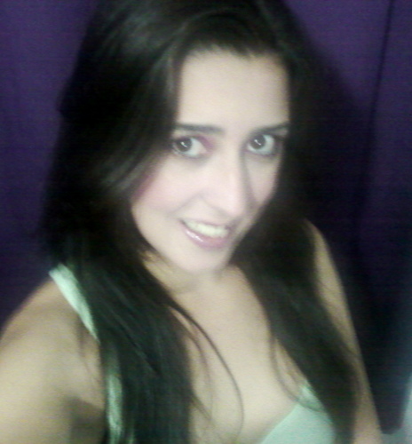Uma ariana por completo....adoro estar com os amigos,festas,baladas.E sou muito dedicada a família.