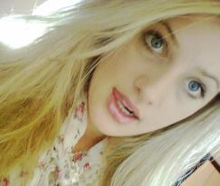Moleca, pentelha, bobalhona, abestada u.u Prazer EU '-' Hackeada 2 vezes' Me seguee, SDV ;3