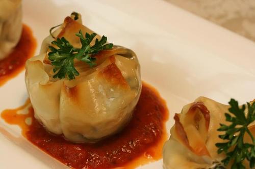 The Garden Grill Cafe is vegan, vegetarian, nutritious foods at their best from Chef Miguel Larcher.