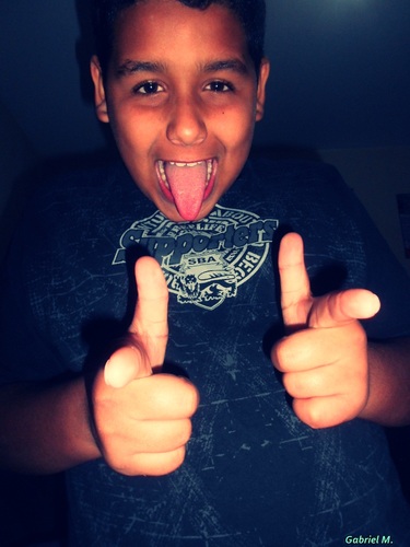 ზ Àmmgos & Famiiiilia sou feliz assim e sou irmao do @_illovebruuno , e prç do #Rafael_Martins. ;) entao me segue ?