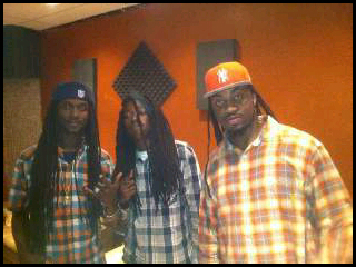 43Kingz is a group that reside in Lil Haiti the members are Hen-dogg,Deadline, and JHard.