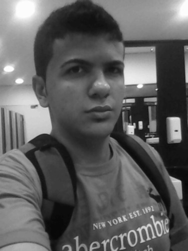 19 Anos , Evangélico  e Solteiro !