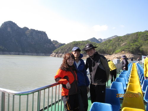 choosecb's profile picture. 트위터 초보 맞팔100%
할까 말까 할때는 신청해주는 센스 ^^