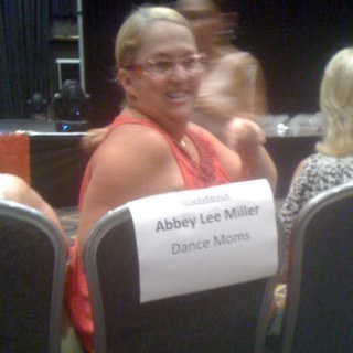 pushystagemama's profile picture. pushy stage mama of 2 dancing daughters