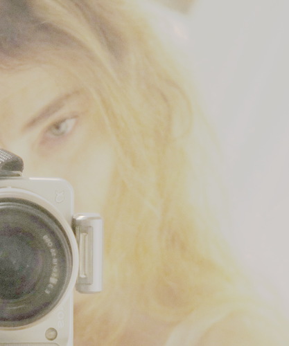 pituontherocks's profile picture. shower-singer, muse hunter and unconventionnal psychologist; magic believer who cannot be TR I C K ED .