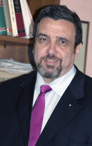 Pippo è il fondatore dello Studio Legale Pollina, laureato in giurisprudenza presso l'Università degli Studi di Palermo all'età di 21 anni. Avvocato dal 1988.