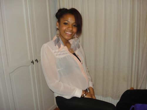 _MissNadine's profile picture. 2309C03E Add Mee 
  Vènto Sotto Lè Suè Ali ♡