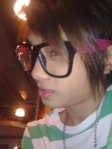 I like playing @freeonlinegames....
I love playing piano / guitar / drums / bass / floute / violin / singer / dancer..