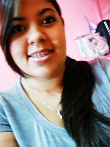 Dramatica, irritante, carente, louca, desligada, chata e muito ciumenta. Prazer, eu. orkut : http://t.co/VSbu1Gwv