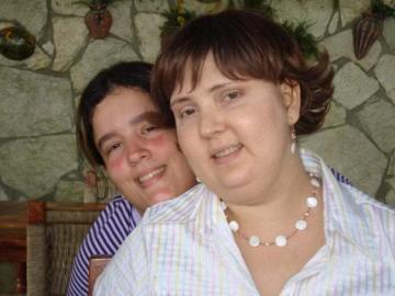 Lauramera's profile picture. Mercadóloga :), Me encanta estar en el medio con los artistas, etc . Pero lo mas importante adoro a mi Mama :)