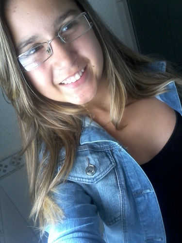 ,, Ciiumentta ;)) , Xatta soo as Vezzes , Corinthiana Sempre,Adoro Musica Sertaneja, Souu mtt Indecisa ;]] #Solteira. rÀ Seegue aee u.u ;]]