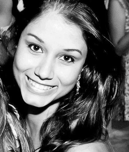 Estudante de Jornalismo apaixonada pelo que faz.
