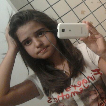 Estudante,evangelica e Amo meus amigos!Isso basta*-*