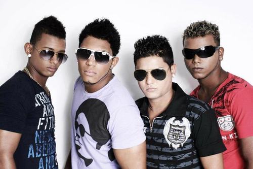 somos os fabulosos galera..grupo de funk ..formado..desde..2005,,desde..entao..estamos ai..conquistando com muita luta nosso lugar no funk..obrigado a todos...