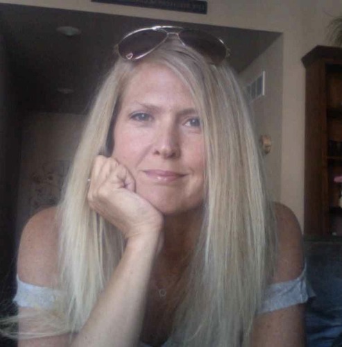 Creative :: Artist :: Single-Mom :: Widow :: Lover of Turkish Coffee; Zentangle; Meditation; Reiki; Lima Beans; Glam Planning; Midori; Art Director :: Thriver