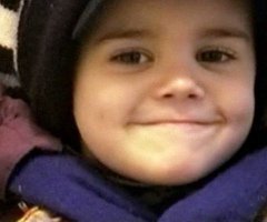 Names Hannah...talk to me I don't bite :O Justin follows me...lol joke he don't know I exist woo :)