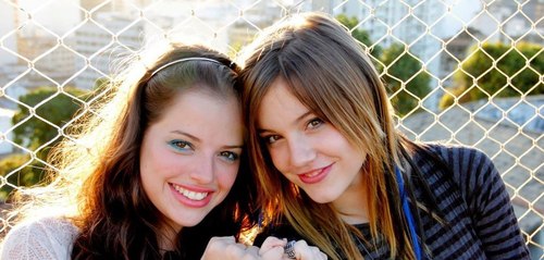 Minhas divas ;) @agathaamoreiraa @alice_correa    Acompanhe as novidades de Malhação. No ar de segunda a sexta, às 17h45.
criado em: 18 de Agosto de 2012