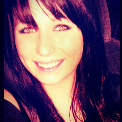 my name is Jessica I'm 20 years old, I am a hair dresser,a soon to be mommy to a baby boy, and a girlfriend of garet brandon:) !