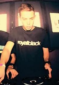 DJ, Produtor, Publicitário e Estudante.