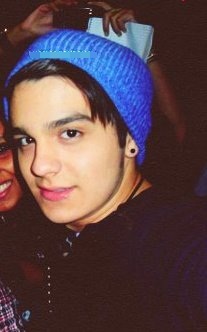 '' Não a distancia quando se Ama de verdade! ''
Fc criado dia 15/12/2011 em homenagem ao cantor @luansantana ♥  Dona do Fc: @_LucasBSeduziu  (: