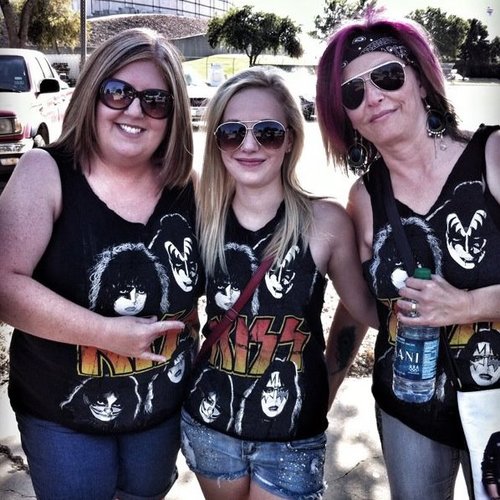 mom, grandma, child of the 70's, love my rock! A total Glambert!!! My life changed the night I saw Adam in Lubbock Tx. Nothing will ever be the same! Thank you!
