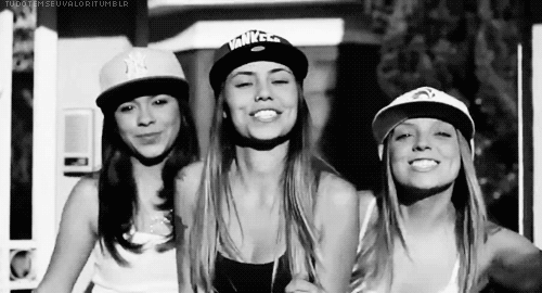 Foco Força é Fé, é Rap na veia. Estamos CONEctadas !
         ♔         Rainhas da Pista : @oiruthi e @_guriaconecrew .  _/=\_ Oficializado por: @cartelmcs